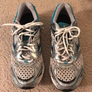 Mizuno running shoes